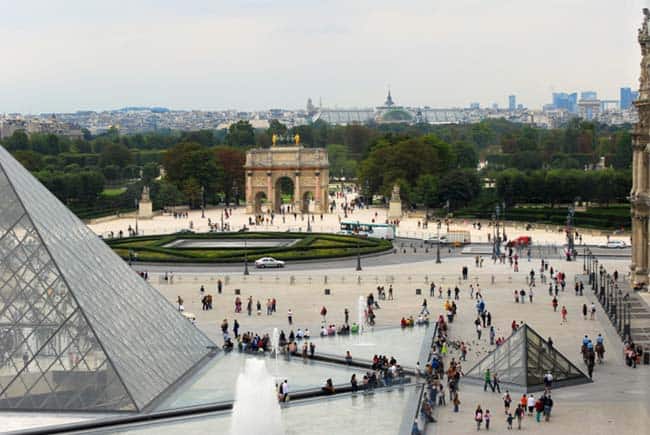 Things to do between Louvre and Arc of Triumph
