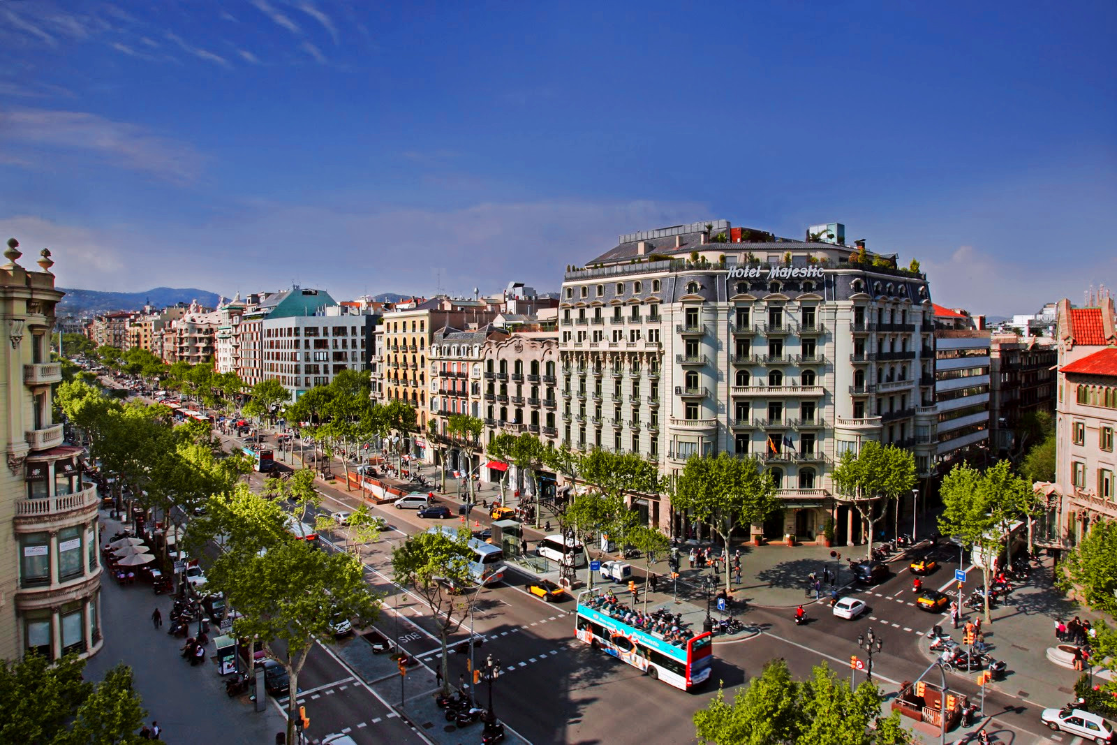 Passeig de Gràcia: The attraction of Barcelona's favourite street - Sivoris
