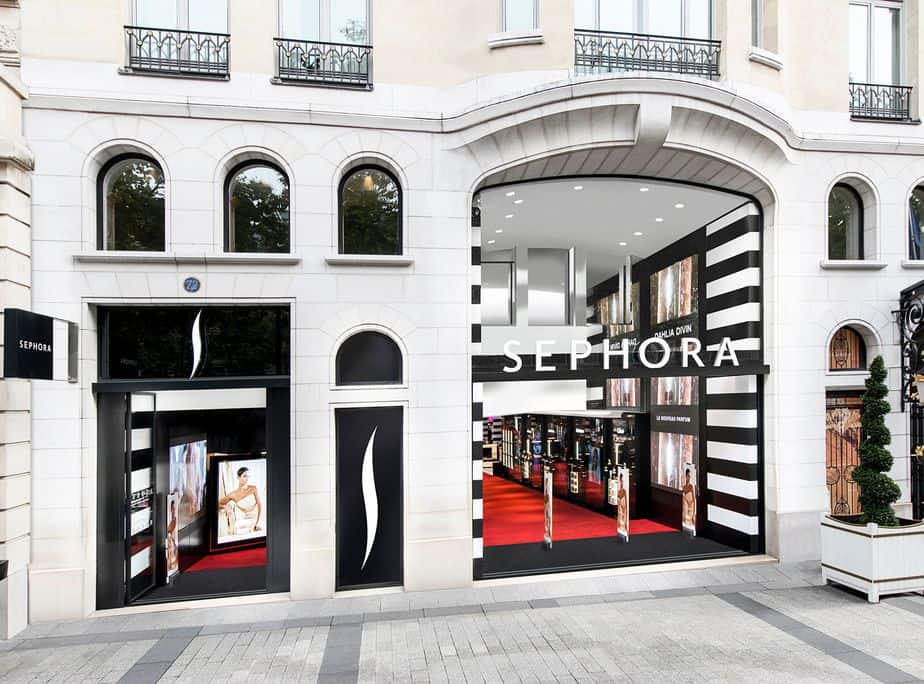 Sephora Store Champs Elysées - France  Beauty design, Shop design, Store  interior