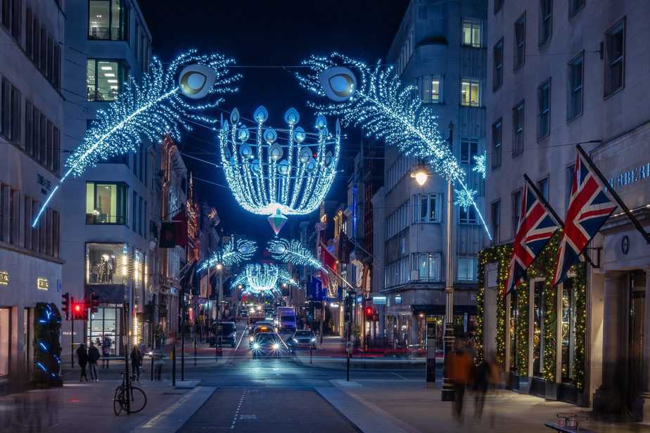The 7 Best Shopping Areas in London for Christmas - Discover Walks Blog