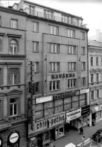 Hotel Restaurant Hybernia before restoration