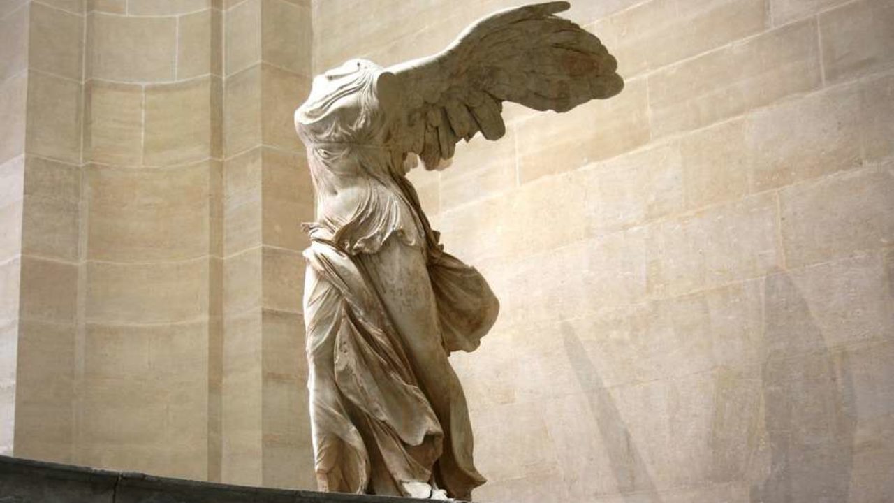 nike winged victory statue