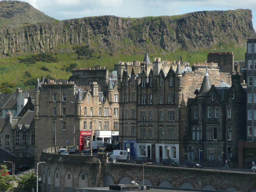5 Best Areas to Stay in Edinburgh - Discover Walks Blog