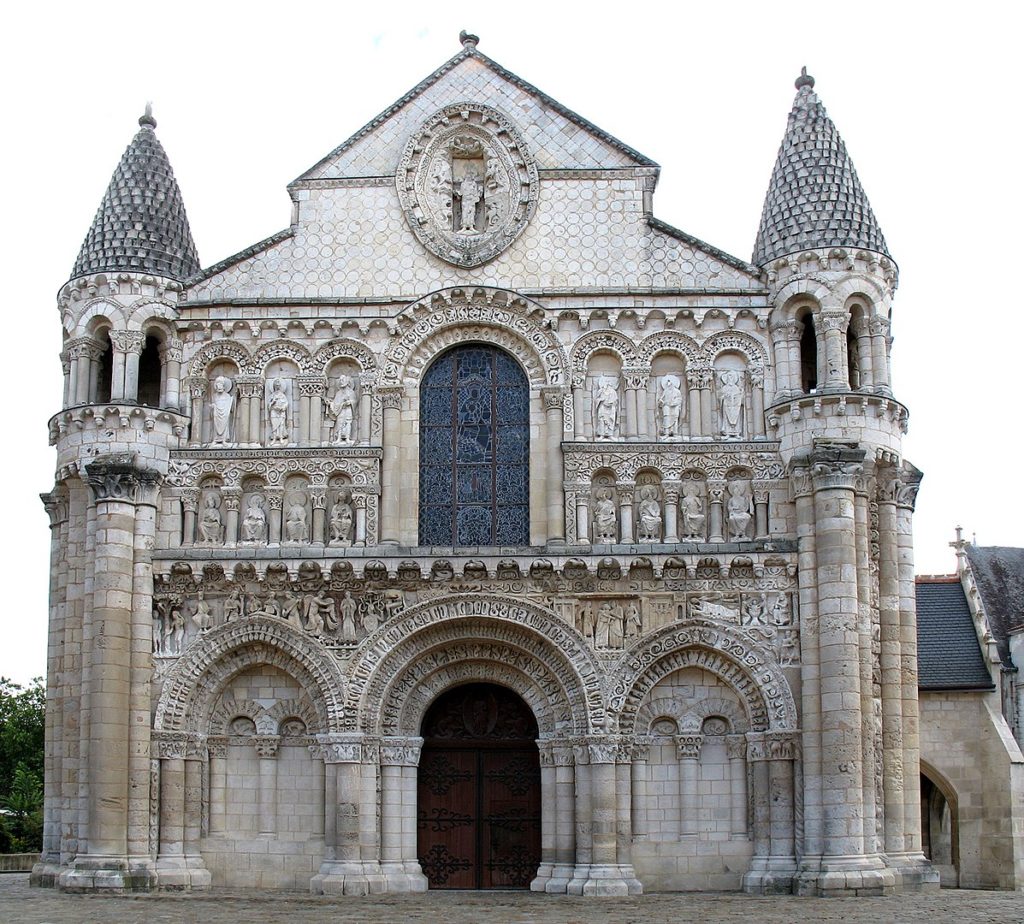 tourist attractions in poitiers france