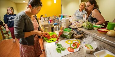 A piture of a cooking class