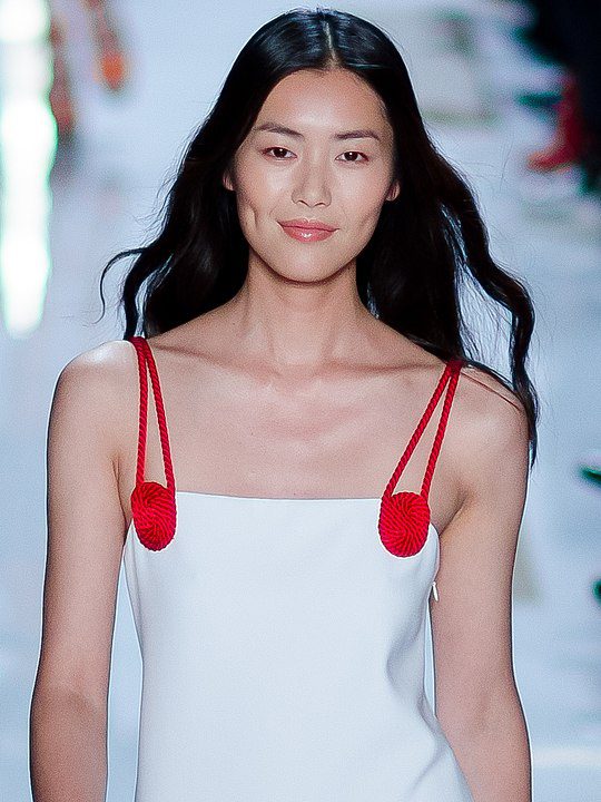 Fashion model Liu Wen and their looks