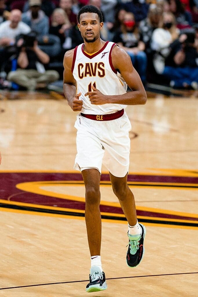Evan Mobley with the Cleveland Cavaliers during a game in 2021