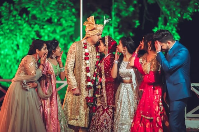 describe an indian wedding essay