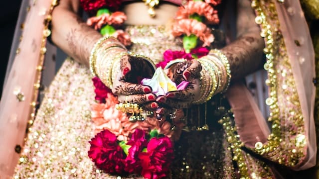 describe an indian wedding essay
