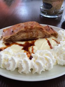 A plate of Apple strudel