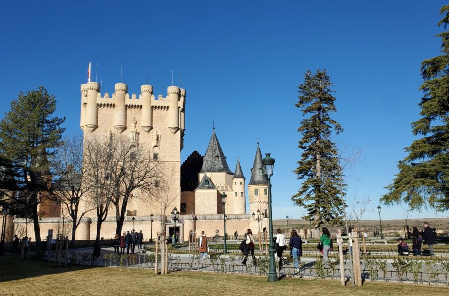 Alcázar of Segovia by Hasmik Ghazaryan Olson - Unsplash