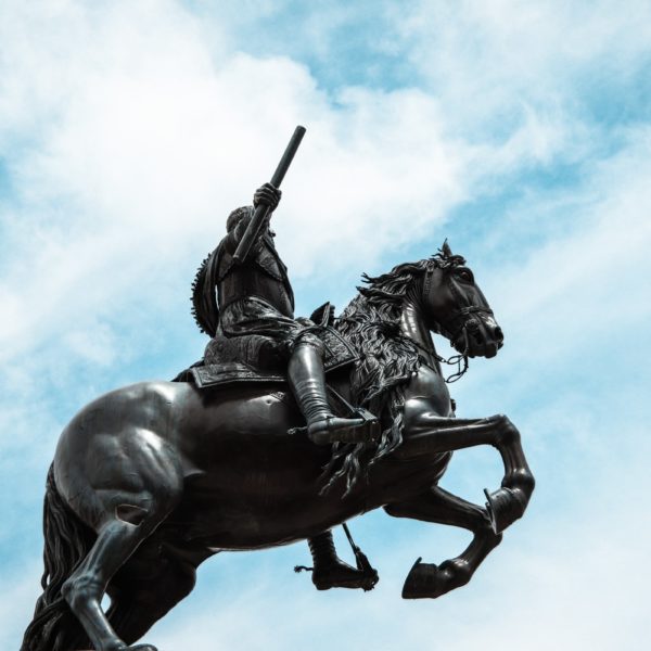 Madrid statue in Callao by Leonardo Coutinho - Unsplash