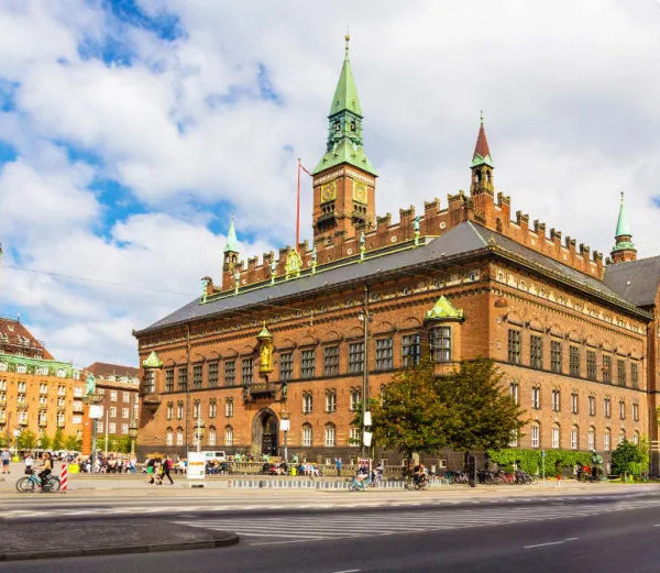 Copenhagen Town hall meeting point